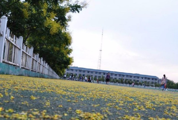 2019年绵阳师范学院寝室宿舍条件与学校食堂环境图片